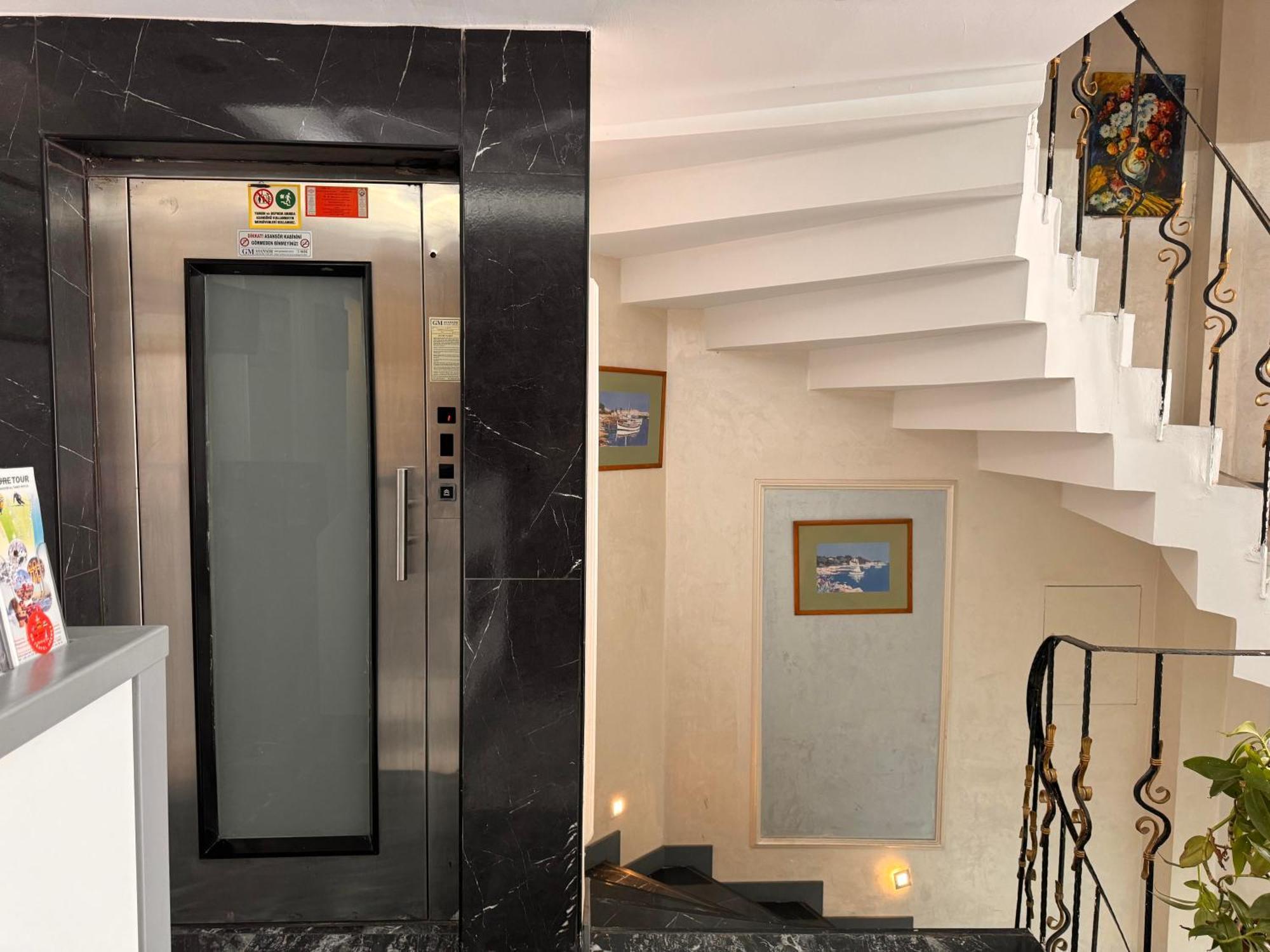 Grand Kybele Hotel Istanboel Buitenkant foto