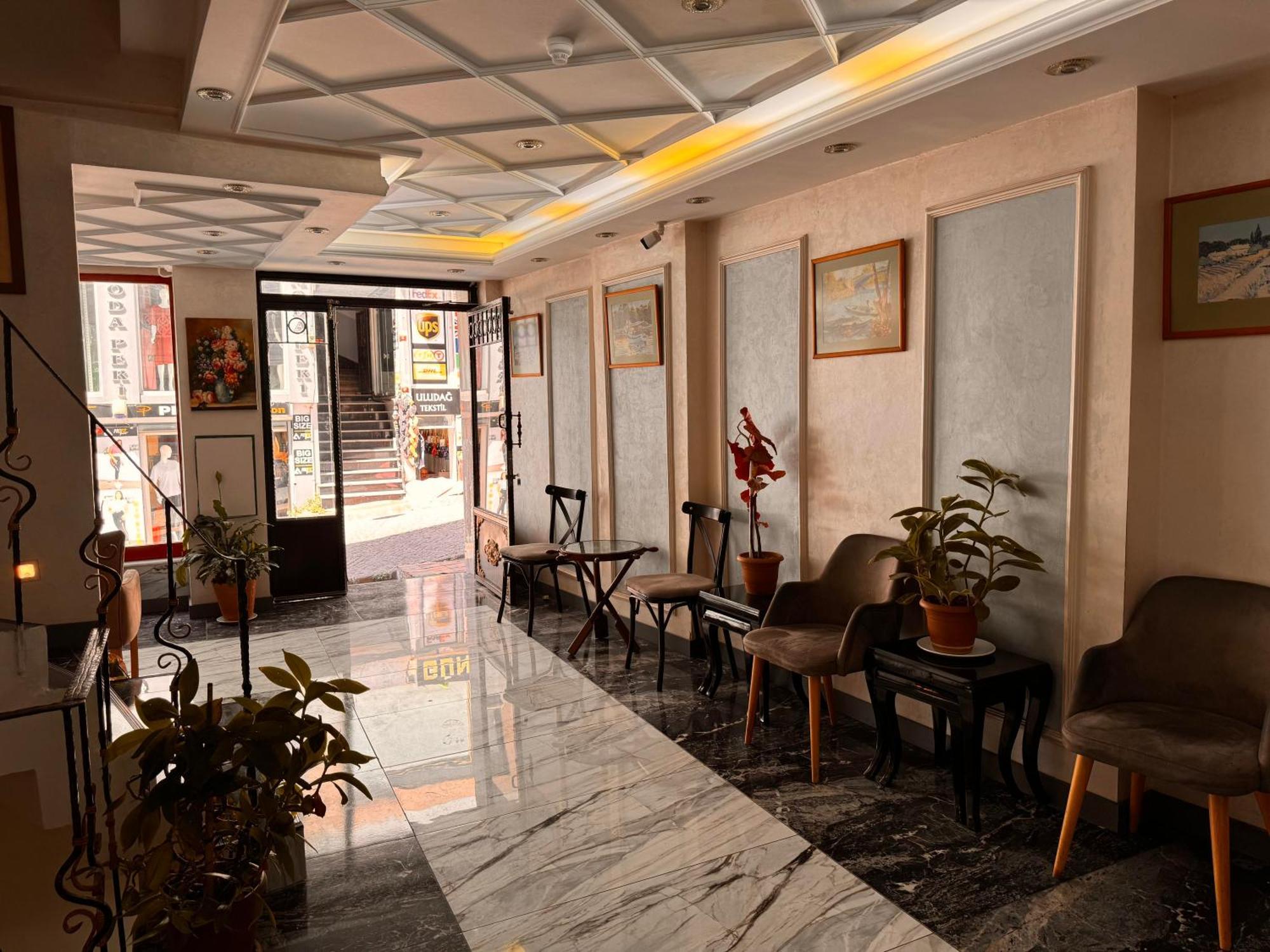 Grand Kybele Hotel Istanboel Buitenkant foto