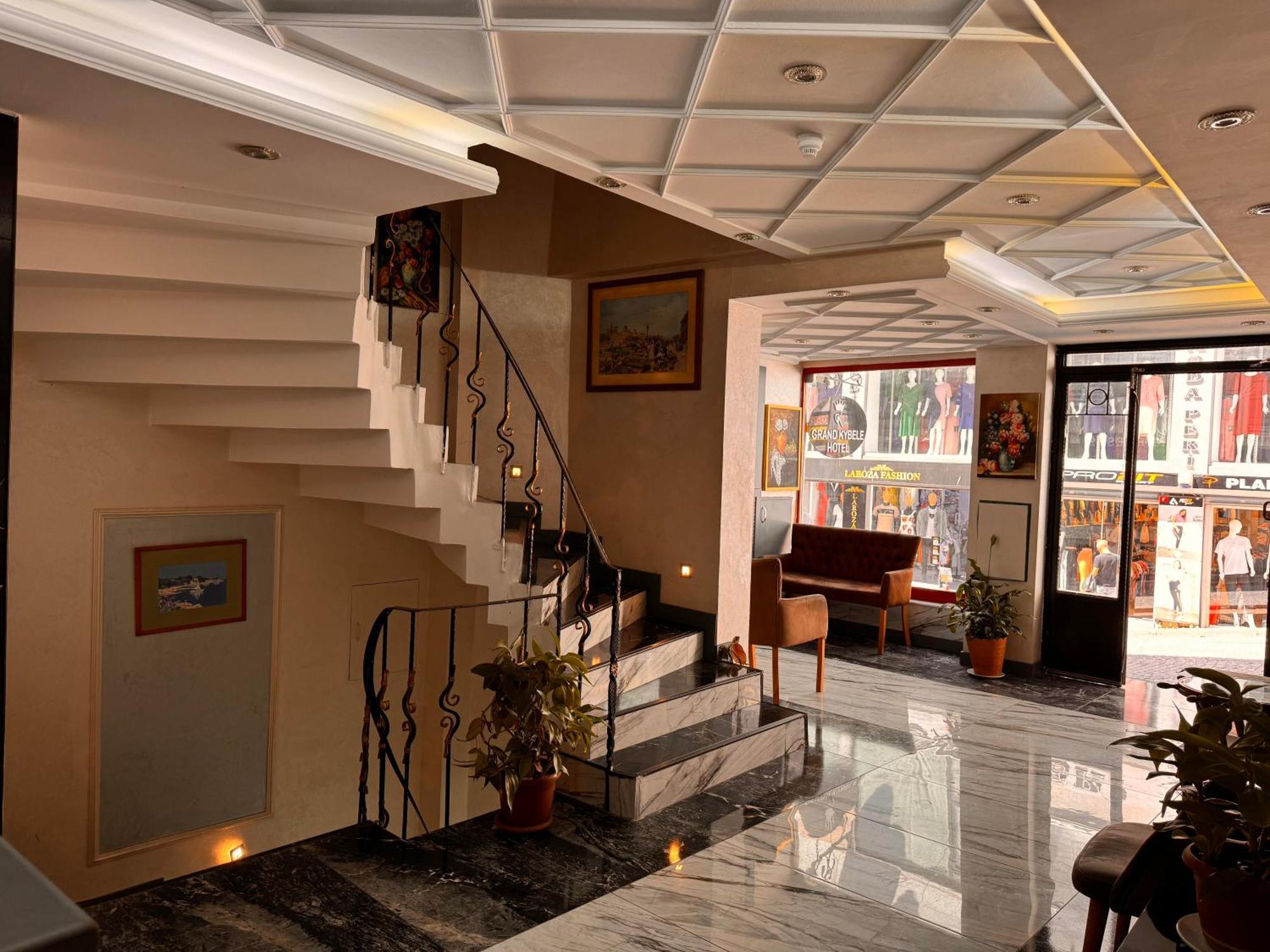Grand Kybele Hotel Istanboel Buitenkant foto