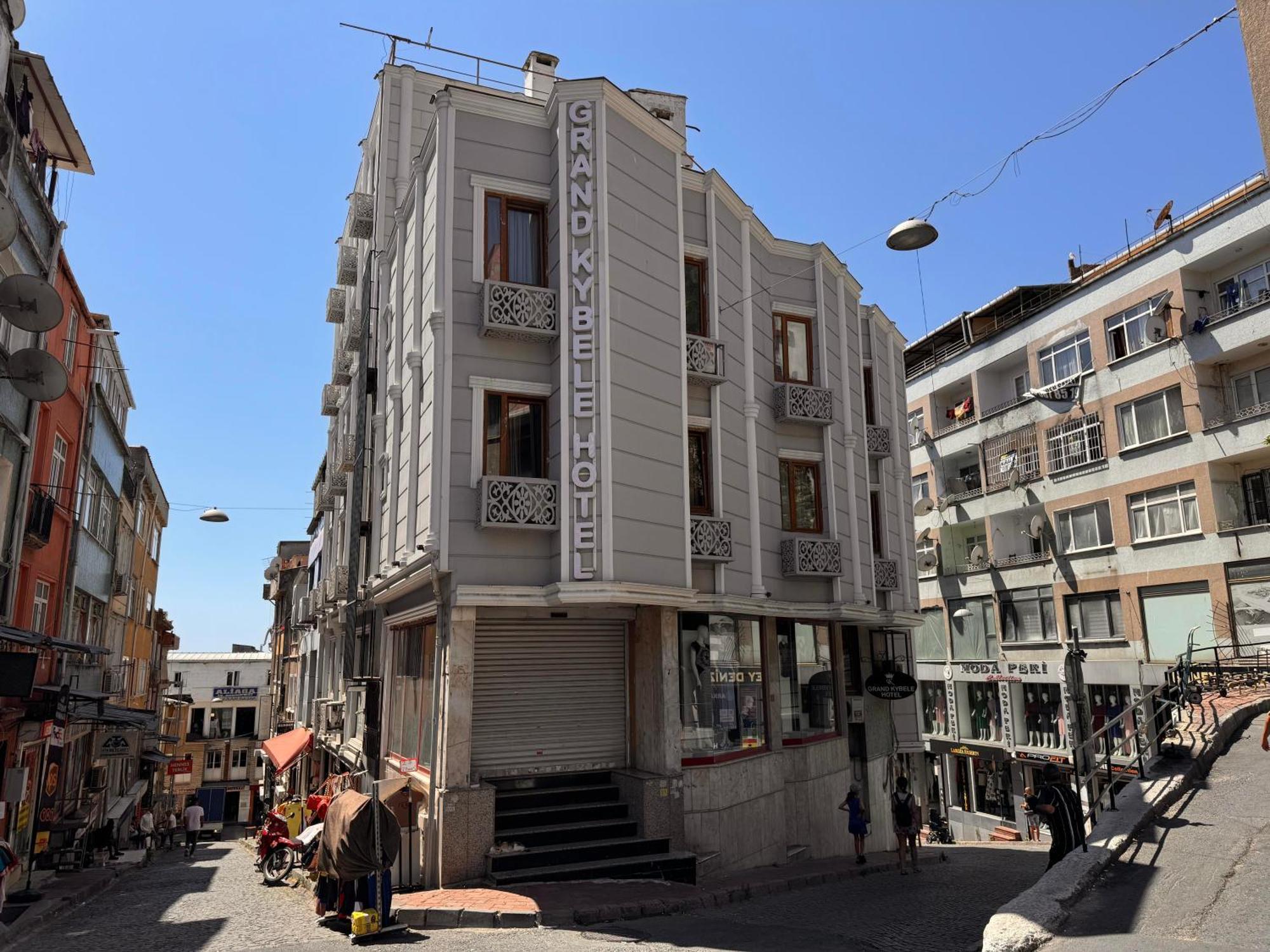 Grand Kybele Hotel Istanboel Buitenkant foto