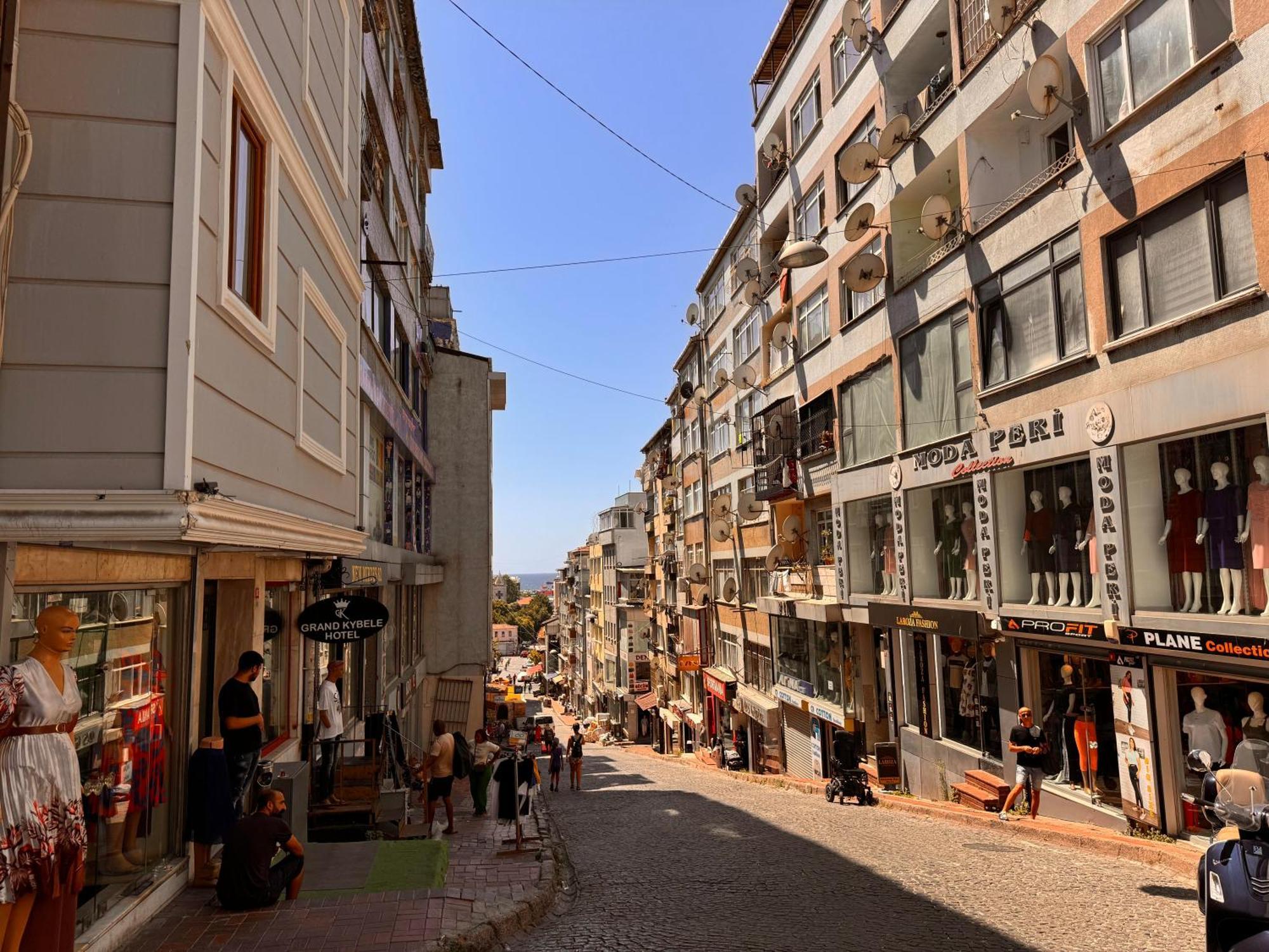 Grand Kybele Hotel Istanboel Buitenkant foto